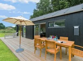 4 Bedroom Nice Home In Ebeltoft