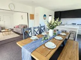 Spacious 5BDR 2BA 2LR plus sleepout Family Home