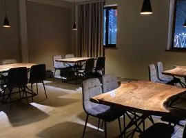 Ani Hotel