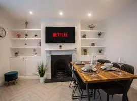 Modern Bromley 2 Bed apartment great location parking available