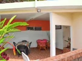 Appartement de charme à Port-Louis, 35 m², jardin privé