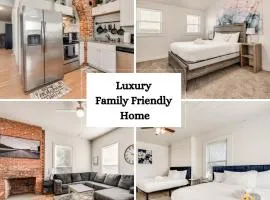 Luxury Family Friendly Home 6 Queen Beds