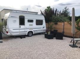 La Croisée, Caravane avec toilette et lavabo - particulier, kemp v destinaci Guéreins