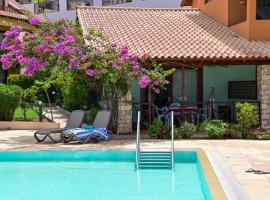 Porto Antigo II Poolside Appartment, vila v destinaci Santa Maria