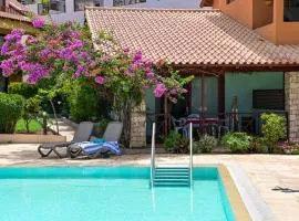 Porto Antigo II Poolside Appartment