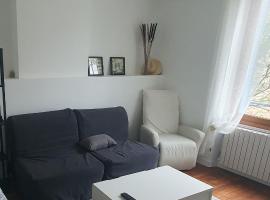 Maison, ξενοδοχείο σε Ambrault