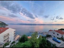 Apartman Ivo Pink, ξενοδοχείο σε Zivogosce