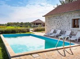 Four-Bedroom Holiday Home In Lisane Tinjske