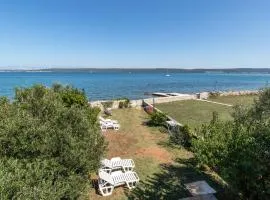 Amazing Apartment In Dobropoljana
