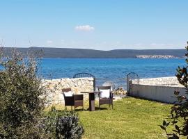 Amazing Apartment In Dobropoljana, hotel in Dobropoljana