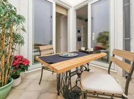 Amazing Apartment In Estepona With Wifi
