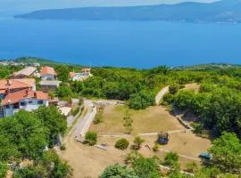 Amazing Home In Plomin With Wifi