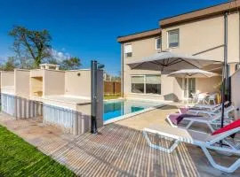 Stunning Home In Segotici