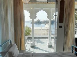 Paddy's Loft The Lake view hostel