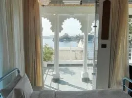 Paddy's Loft The Lake view hostel