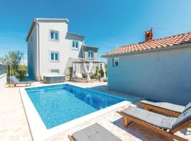 2 Bedroom Gorgeous Home In Zadar