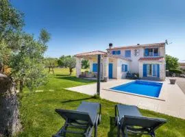 Amazing Home In Gajana With Wifi