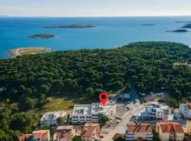 Gorgeous Apartment In Premantura