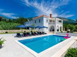 Amazing Home In Gruda With Wifi