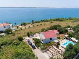 Holiday Home Rtina 24, khách sạn ở Rtina