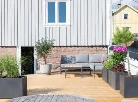 Lysekil Central Apartment, 4 Beds & Free Parking