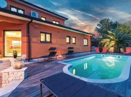 Four-Bedroom Holiday Home In Fazana