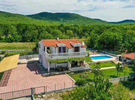 Five-Bedroom Holiday Home In Blato Na Cetini