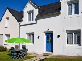 2 Bedroom Stunning Home In Pleubian, hôtel à Pleubian