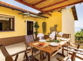 3 Bedroom Lovely Home In Lovran โรงแรมในลอฟราน