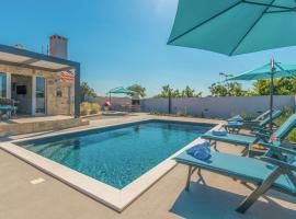 Cozy Home In Gornje Rastane With Wifi, hotel di Gorica