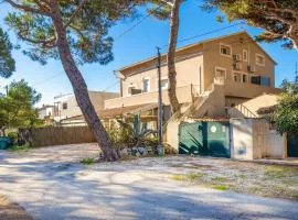 Awesome Apartment In Hyères With Wifi