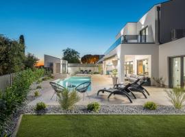 4 Bedroom Beautiful Home In Banjole, hotel v destinaci Banjole