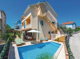 Four-Bedroom Holiday Home In Brodarica