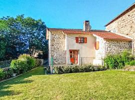 Gite Rural Le Couvent, hotel i Riom-ès-Montagnes