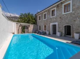 8 Bedroom Cozy Home In Tribalj