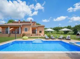 Two-Bedroom Holiday Home In Tinjan