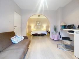 Gastenkamers Centersuites, hotel v destinaci Oostduinkerke