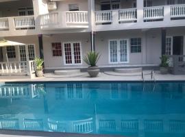 Bay Heights Escape Aparthotel - Poolside Deluxe Studios, hotel v destinaci Gros Islet