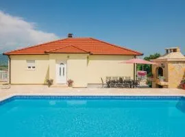 Lovely Home In Zmijavci With Wifi