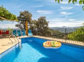Awesome Cottage In Algatocín With Wifi