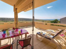 1 Bedroom Amazing Apartment In Kolan, hôtel à Kolan