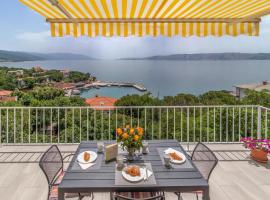 Amazing Home In Novi Vinodolski, hotel em Novi Vinodolski