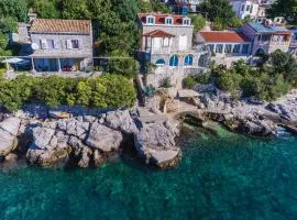 Two-Bedroom Holiday Home In Dubrovnik