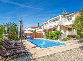 Cozy Home In Punat With Wifi