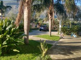 Carini house, hotel v destinaci Carini