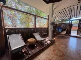 Baan Isla Hideaway