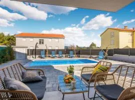 2 Bedroom Awesome Apartment In Cizici
