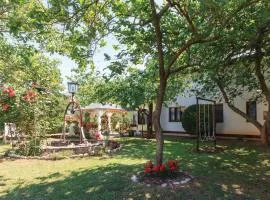 2 Bedroom Amazing Apartment In Pula