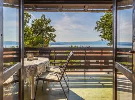 2 Bedroom Stunning Apartment In Njivice