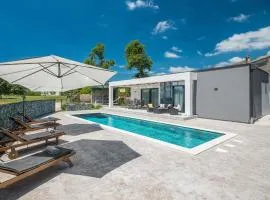 Stunning Home In Tinjan